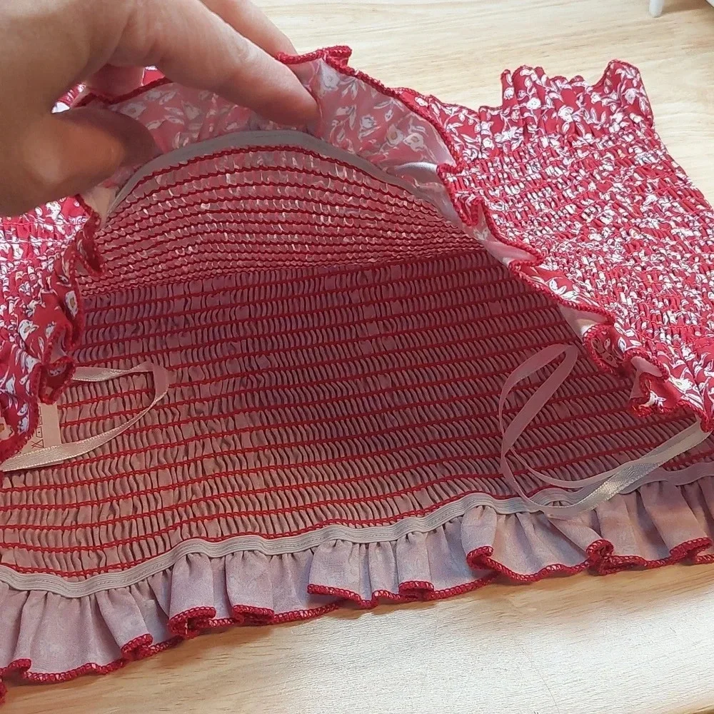 Red Floral Ruffel hem Bando Crop Top Smocked Large